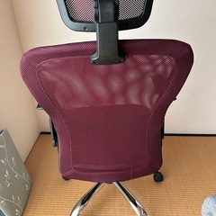 パソコンデスク、チェアのセットの画像