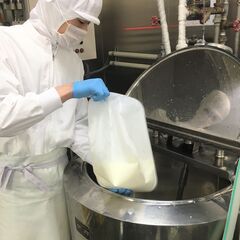 「デザートの開発・品質管理スタッフ」未経験OK／残業少なめ／賞与年3回、5か月分／大手チェーンやホテルに並ぶ商品の開発に携われる！ デザートの「品質管理・開発職」未経験OK／長期休暇あり／残業ほぼナシ！プライベートも充実！の画像