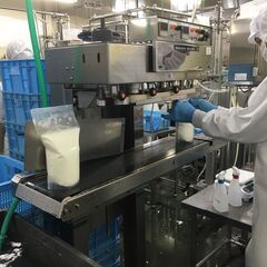 「デザートの開発・品質管理スタッフ」未経験OK／残業少なめ／賞与年3回、5か月分／大手チェーンやホテルに並ぶ商品の開発に携われる！ デザートの「品質管理・開発職」未経験OK／長期休暇あり／残業ほぼナシ！プライベートも充実！の画像