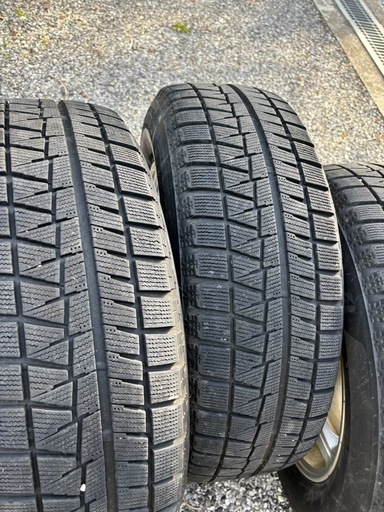 中古スタッドレス　16インチ　　