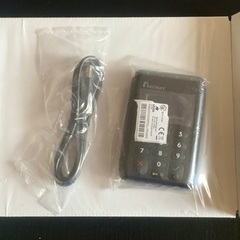 未使用の新品カードリーダー(2台-新品と中古)