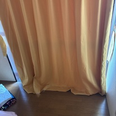 訳あり‼️一枚のみ！遮光　カーテン イエロー　黄色 1枚の画像