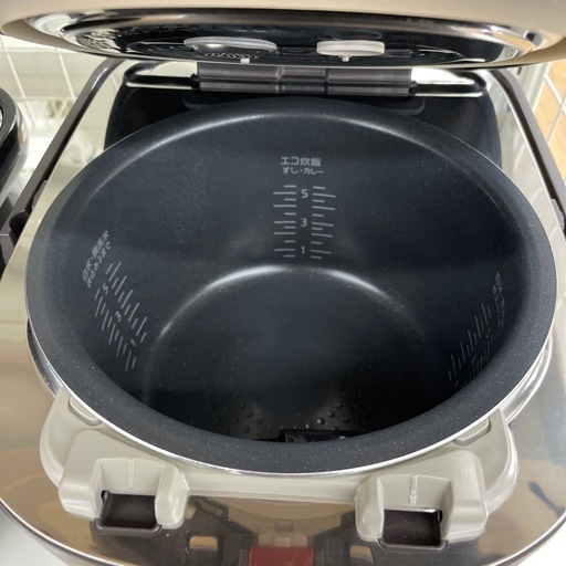 ★ジモティ割あり★   Panasonic 可変圧力IH炊飯器　24年製　5合　クリーニング済み SJ9009