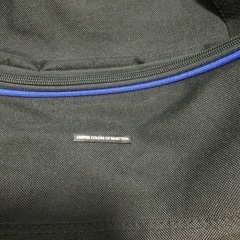 ベネトン　黒　車輪2個付きボストンバッグの画像