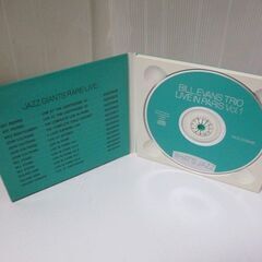 G♪37 CD BILL EVANS TRIO LIVE IN PARIS VOl.1 検：JAZZ ジャズ 音楽 楽器 レア 24bitの画像