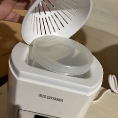 アイリスオーヤマ ヨーグルトメーカー プレミアム 温度調節機能付き ホワイト IYM-012新品未使用　の画像