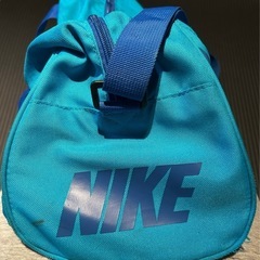 ナイキ　スイミングバック　の画像