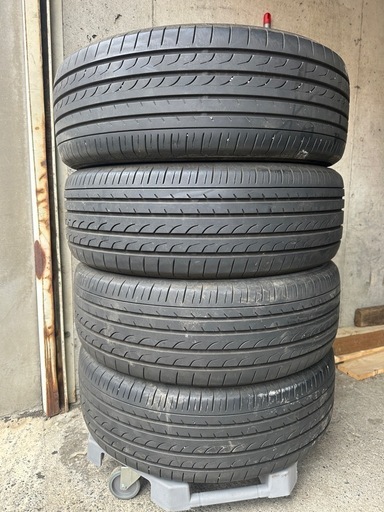 ヨコハマ　ブルーアースRV-02  215/65R16  4本セット