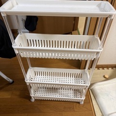 隙間ラックの画像
