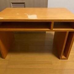 
木目調サイドテーブルの画像