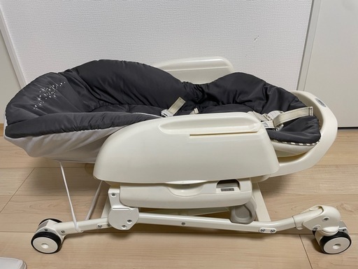 コンビ ネムリラ 手動スイング