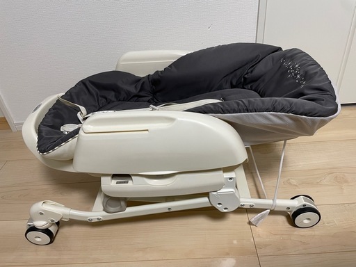 コンビ ネムリラ 手動スイング