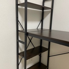 【引越しするので早急に】棚付きデスクの画像
