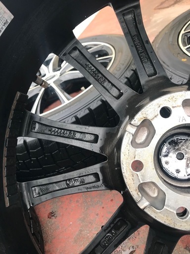 冬タイヤ　225/50r18 山残り7ミリぐらい（4822-2本，4722-2本）