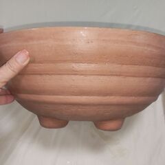 【まだ受付中】10-08 中古 プラスチック製 テラコッタ風丸型プランター 植木鉢 茶 これからの季節ガーデニングに如何ですか♪ 平型♪ 早い者勝ちです✨✨の画像