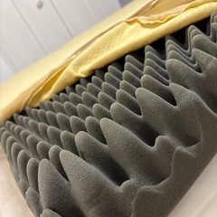 マットレス 折りたたみ 高反発 クイーン 3つ折り 厚さ10cm 炭入り リバーシブル  洗えるメッシュ生地 三つ折り ごろ寝    ベッドマットレス 車中泊　凹凸三つ折の画像