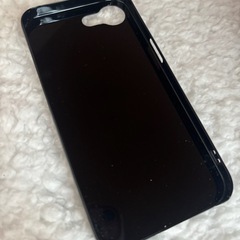 iPhone16e カラフルキャラクターのiPhoneケースの画像