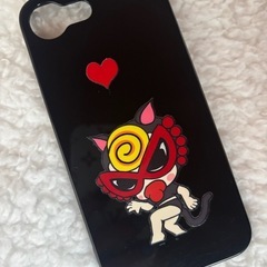 iPhone16e カラフルキャラクターのiPhoneケース