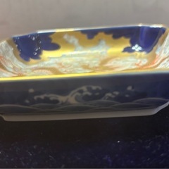 宮内庁御用達深川製磁染錦金彩運龍飾皿角4号の画像