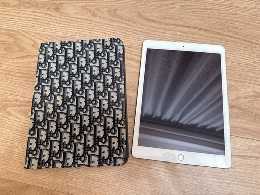 iPad Air 2 64GB Wi-Fiモデル　ケース付き