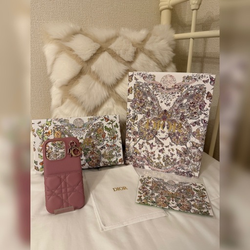 《 新品未使用 / ホリデー限定ラッピング付き♪》Lady Dior iPhone14Proケース