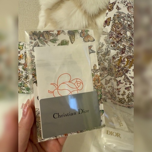 《 新品未使用 / ホリデー限定ラッピング付き♪》Lady Dior iPhone14Proケース