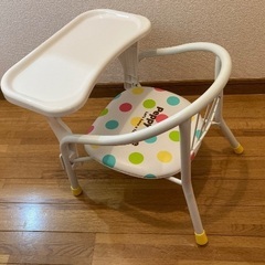 ベビー　チェアの画像