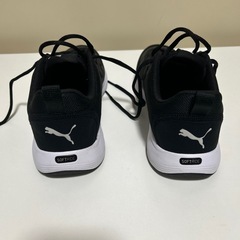 PUMAスニーカーの画像