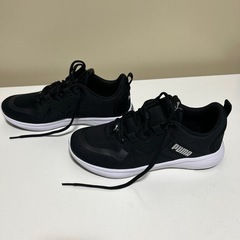 PUMAスニーカーの画像