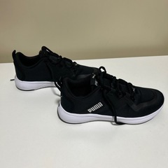 PUMAスニーカーの画像