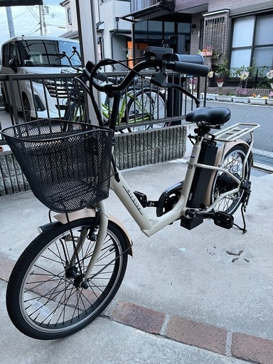 最終投稿　電動自転車20インチ　ほぼ新品です。　　　 カラー　ベージュ　　　　 Air bike  bicycle-209assist