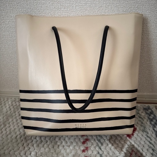 NOVIA ベージュ　トートバッグ