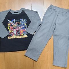 パジャマ　120　フリース　セイバー