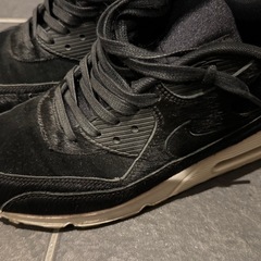Nike WMNS Air Max 90 LX "Black Pony Hair"の画像