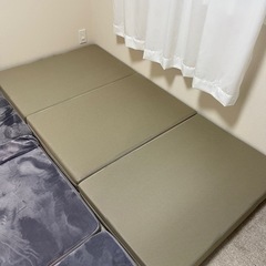 マニフレックス　三つ折りマットレス