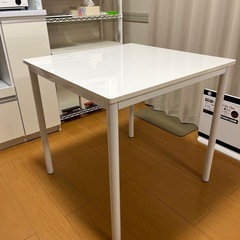 ダイニングテーブル　白　75cm