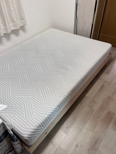 テンピュールマットレスとベッドフレームセット(ダブルサイズ)