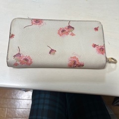 coach 花柄　長財布の画像