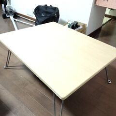 折りたたみテーブル