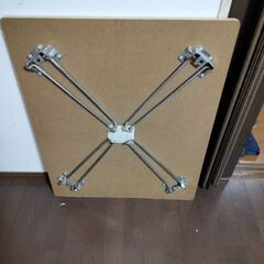 折りたたみテーブルの画像