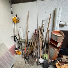【必要なもののみお持ち帰り下さい】農機具、工具たくさんあります。
の画像