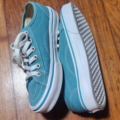 VANS スニーカー23.5の画像
