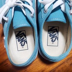 VANS スニーカー23.5の画像
