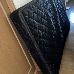 セミダブルマットレスあげます。