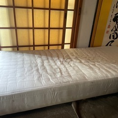 シングルベッド
の画像