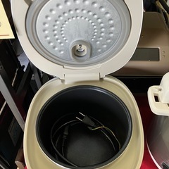 炊飯器の画像