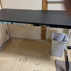 パソコンデスクの画像