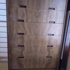 古いタンスの画像