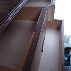 古いタンスの画像