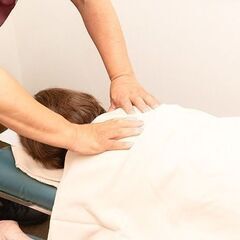 超高齢化社会到来！90歳代の高齢者にも安全で効果的に使えるほぐしのテクニック。整体院が乱立する現在、高齢者へも安全に施術することのできるテクニックで差別化を図りましょう。面圧整体の論理に基づいた、他にはない技術です。の画像